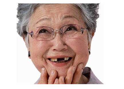 种植牙10年存活率达98%以上 维护保养有5大误区